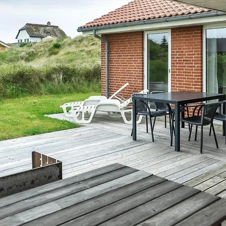 Ve453-vejers-strand-nordvej-55 別荘 *